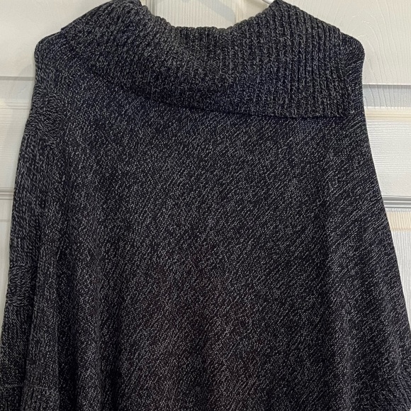 KAREN SCOTT poncho sweater - Picture 5 of 7